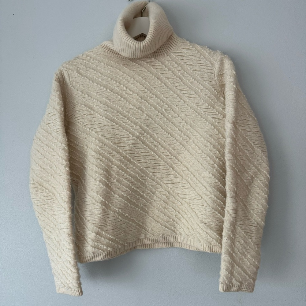 PROENZA TEXTURED TURTLENECK